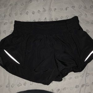 Lululemon Black Size 4 Hotty Hot Shorts